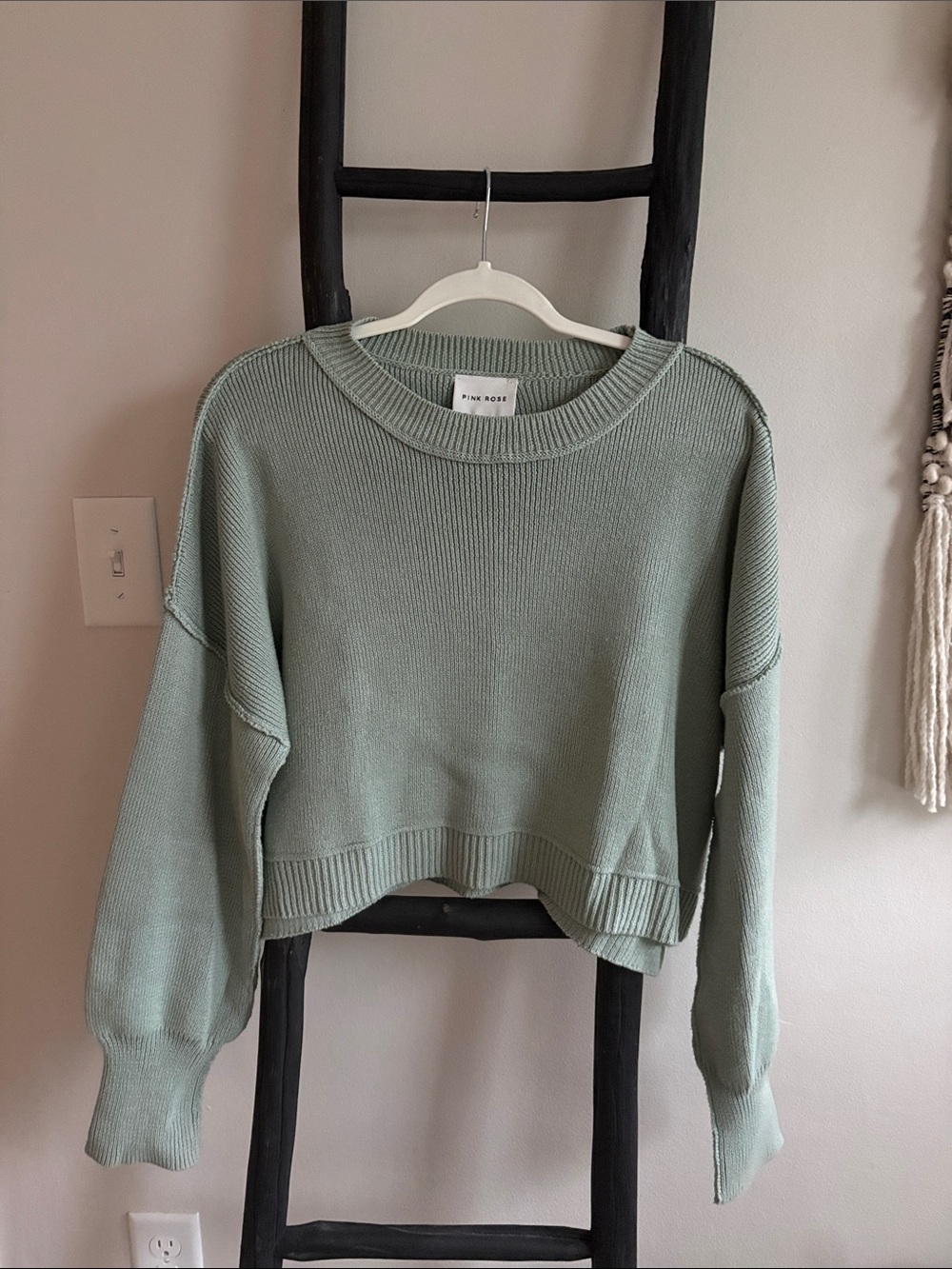 Pink Rose Sage Crewneck Pullover Sweater. Sz L